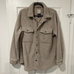 Vuori Beige Sherpa Shirt Jacket size L.